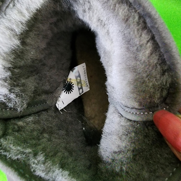 UGG Women's Classic Mini II Winter Boots Grey Ankle Authentic Size8 - Picture 12 of 15